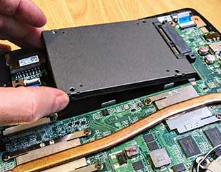 Sustitución de Disco Duro por SSD en InfoRepuestos Madrid